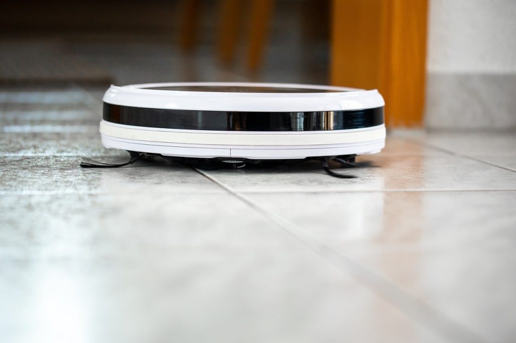 aspirateur robot maison