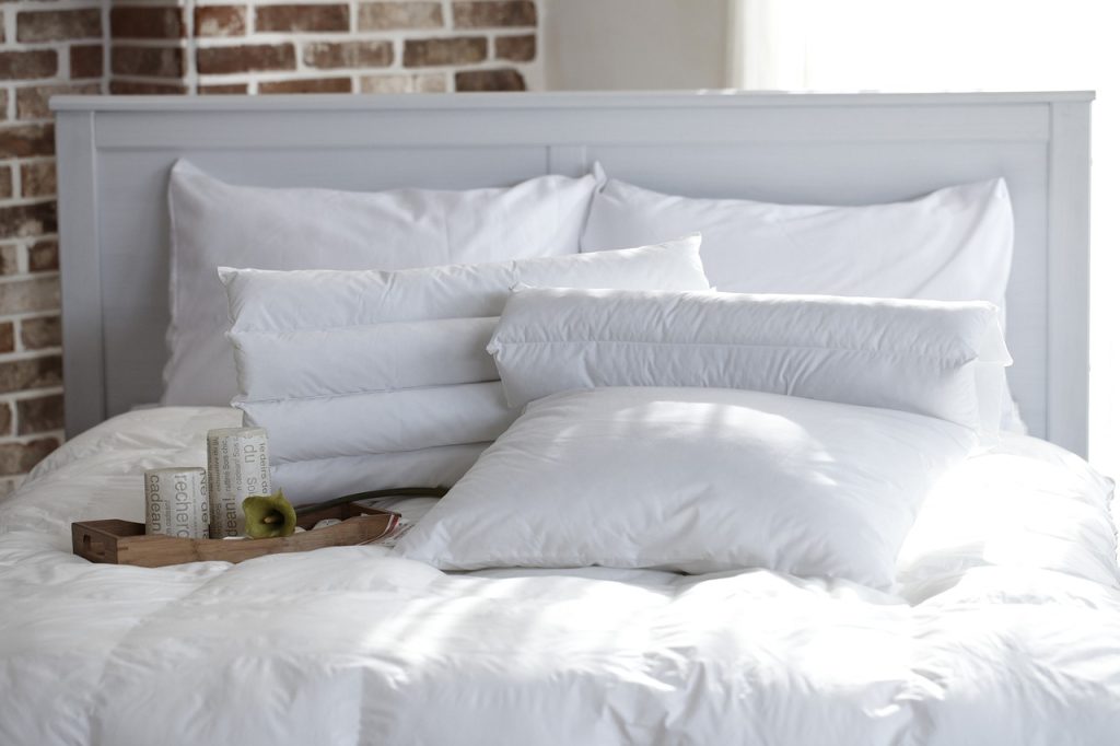 découvrez notre vaste sélection de literie de qualité, allant des draps doux aux couettes douillettes. transformez votre chambre en un havre de paix avec notre gamme de produits confortables et élégants, conçus pour améliorer votre sommeil.