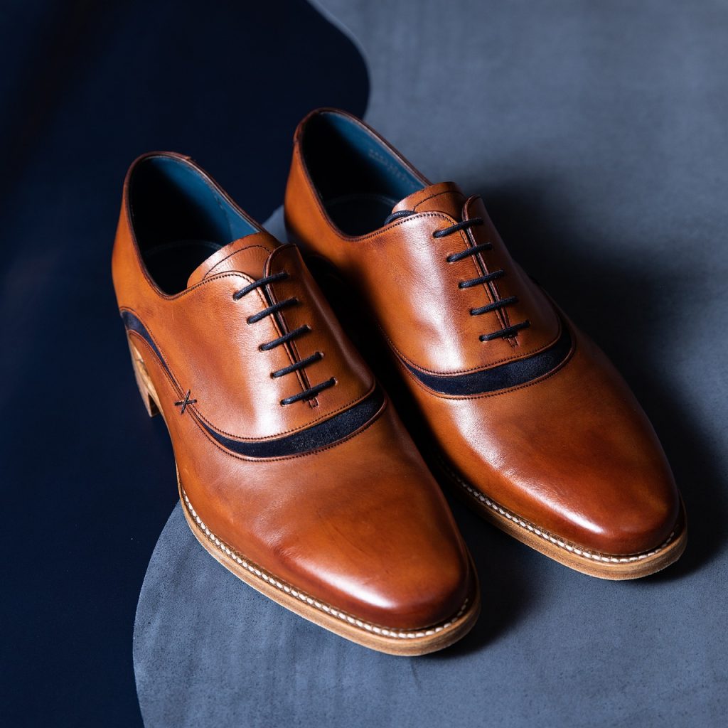 découvrez les chaussures geox, alliant style et confort grâce à leur technologie respirante innovante. parfaites pour toutes les occasions, vivez une expérience unique avec des modèles tendances qui préservent vos pieds au sec tout au long de la journée.