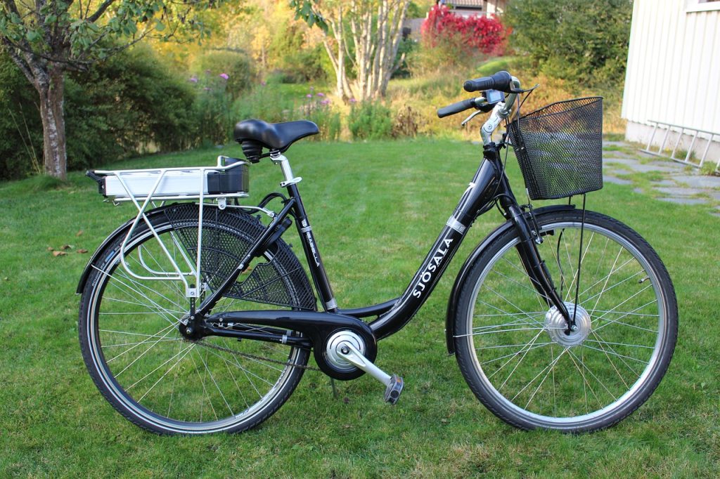 découvrez notre sélection de vtt électriques, alliant performance et confort pour des aventures en pleine nature. profitez de la puissance de l'assistance électrique pour gravir les montagnes et explorer de nouveaux horizons.