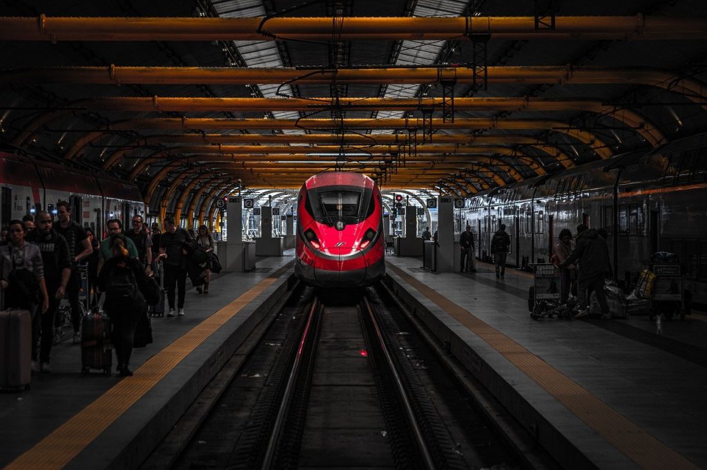 découvrez la magie du christmas train, un voyage enchanteur en train à travers des paysages illuminés et festifs. plongez dans l'esprit des fêtes avec des décorations scintillantes, des activités pour toute la famille et des moments inoubliables à bord. réservez votre aventure de noël dès maintenant !