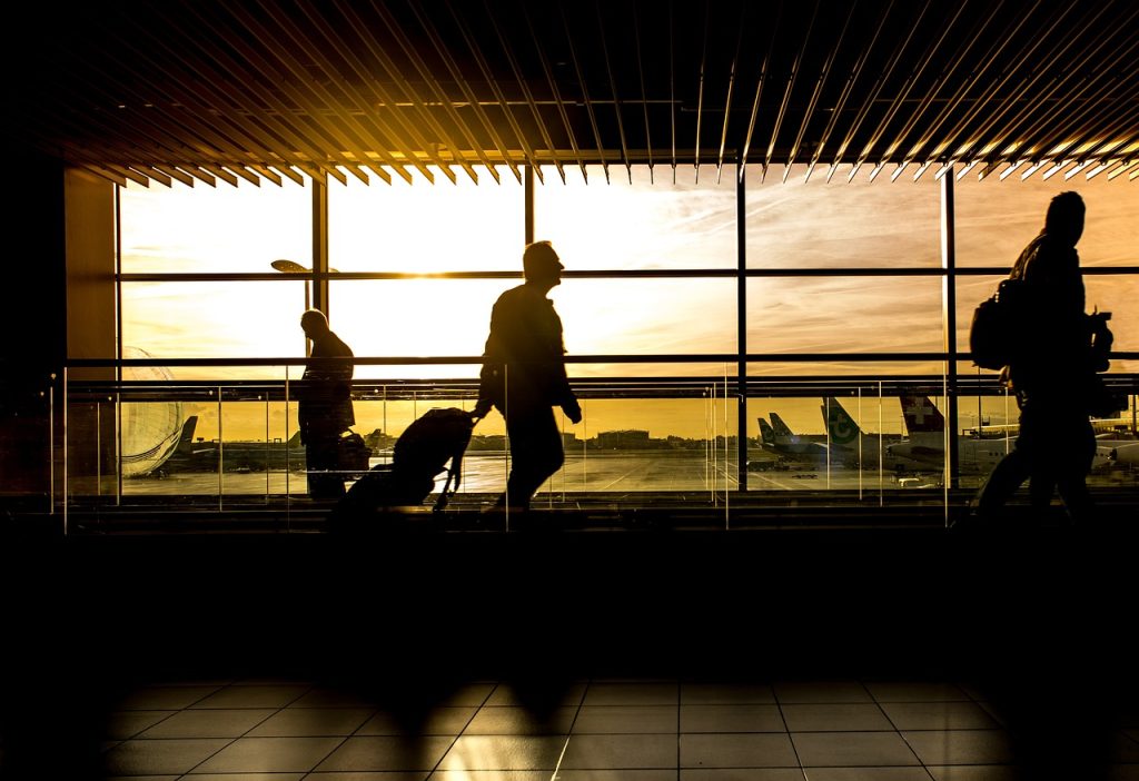 découvrez tout ce qu'il faut savoir sur les aéroports : informations sur les services, les transports, les destinations et bien plus encore pour un voyage réussi.