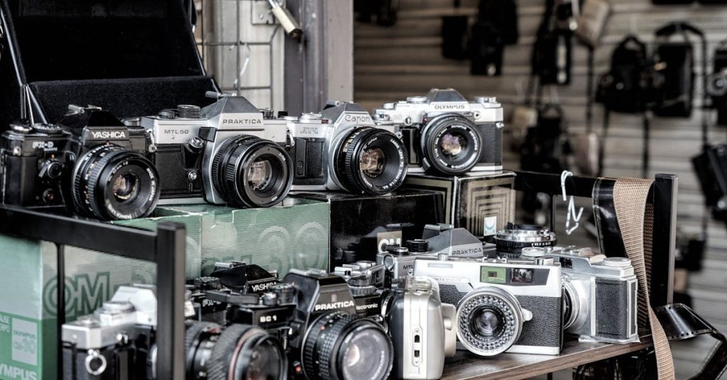 découvrez notre large sélection de caméras adaptées à tous vos besoins, des modèles compacts pour les voyages aux appareils photo réflex professionnels. capturez chaque instant avec une qualité d'image exceptionnelle et explorez des fonctionnalités innovantes pour donner vie à votre créativité.