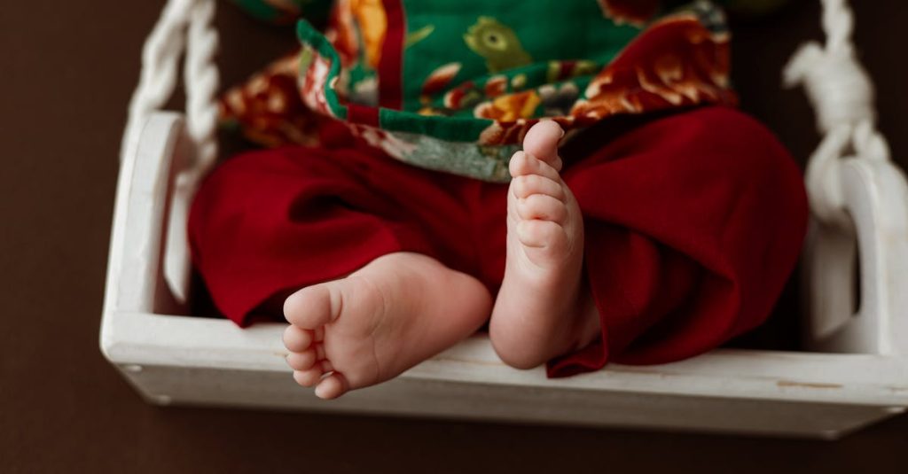 découvrez notre baignoire pour bébé avec support pour les pieds, spécialement conçue pour offrir confort et sécurité à votre petit lors du bain. pratique et ergonomique, elle facilite le lavage tout en assurant un maintien optimal de votre enfant.